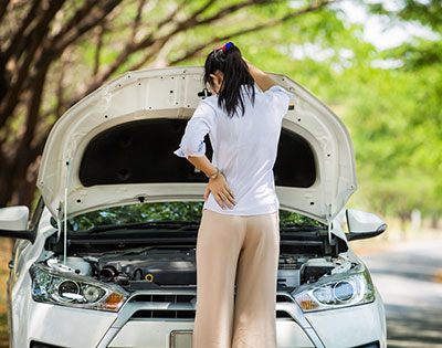 A Car With Engine Problems Used Copart Direct Woman With Car Engine Problems